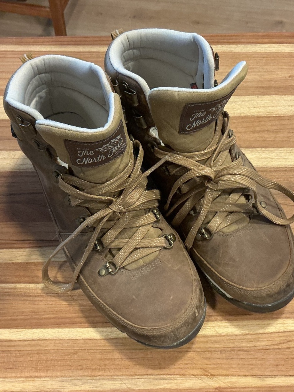 Vintage The North Face Waterproof Hiking Boots Men’s 9.5 PrimaLoft Insulated
